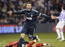 秘饭直播-查尔斯现效力的CBA球队及其职业生涯表现